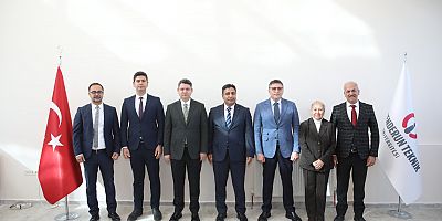 İSTE İÇ MİMARLIK BÖLÜMÜ ÖĞRENCİLERİNDEN PROJE SUNUMU