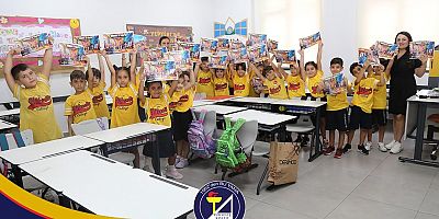 YÜKSELİŞ KOLEJİ'NDEN ÖĞRENCİLERİNE EMMA & LEO İNGİLİZCE KİTABI HEDİYESİ