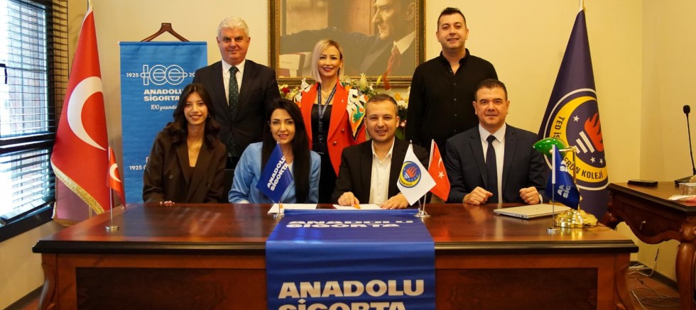 TED KOLEJİNDEN ÖĞRETMENLERE ANLAMLI HEDİYE..